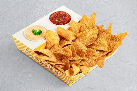 Nachos With Cheese And Salsa Sauce (180 Gms)