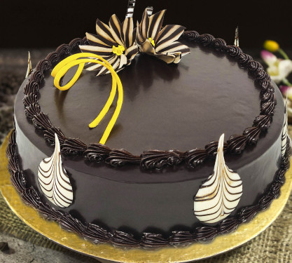 Chocolate Round Large Cake (1Kg)