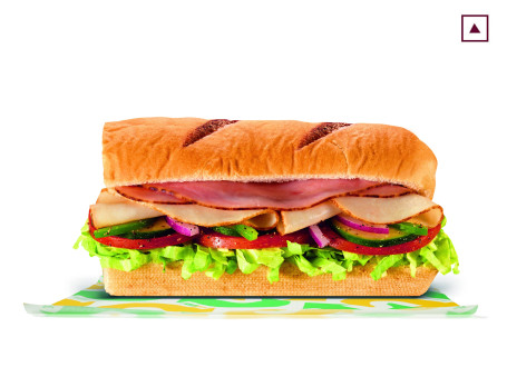 Sandwich Cu Felii De Pui Cu Curcan