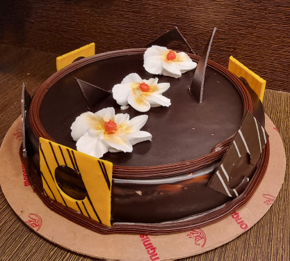 Chocolate Floral Cake (500 Gram)