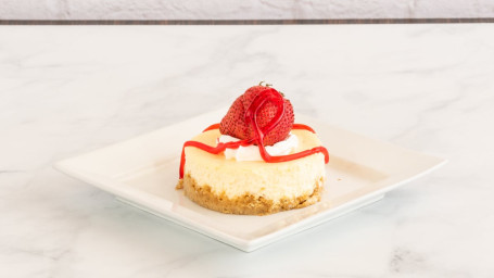 New York Cheesecake With Fresh Strawberries