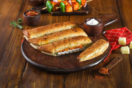 Paneer N Cheese Garlic Bread (With Free Dip).