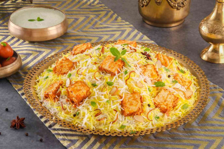 Zaikedaar Paneer Paneer Biryani Servește 4-5]