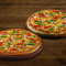To Klassiske Vegetabilske Mellemstore Pizzakombinationer.