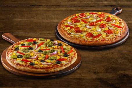 Combinazione Di Due Pizze Medie Speciali E Verdure.