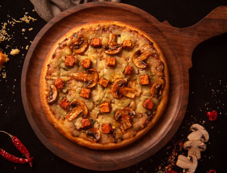 Fiery Paneer Mushroom Pizza