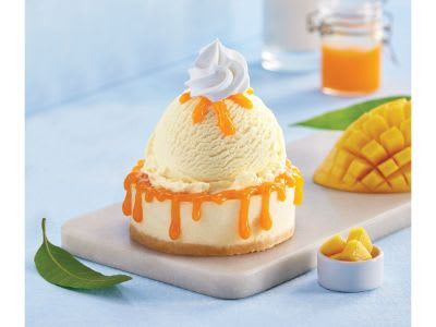 Vanilla Ice Cream With Mango Sauce Cheesecake Sundae