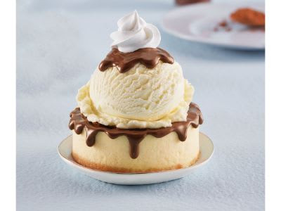 Vanilla Ice Cream With Nutella Spread Cheesecake Sundae