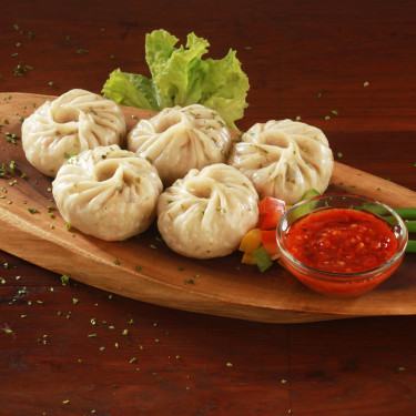 Veg Steamed Momos (10 Pcs)