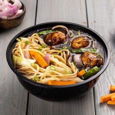 Chicken Manchurian Met Noodles Bowl Naar Keuze