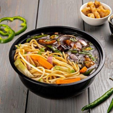 Kung Pao Chicken With Choice Of Noodles Bowl