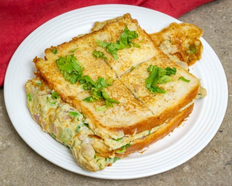 Healthy Chicken Cheese Mayo Bread Omelette