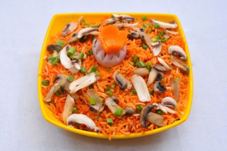 Mushroom Schezwan Fried Rice [Large (700 Ml)