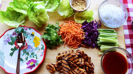 Miang (Lettuce Wrap)