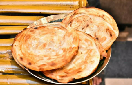 Baked Paratha 1 Pc)