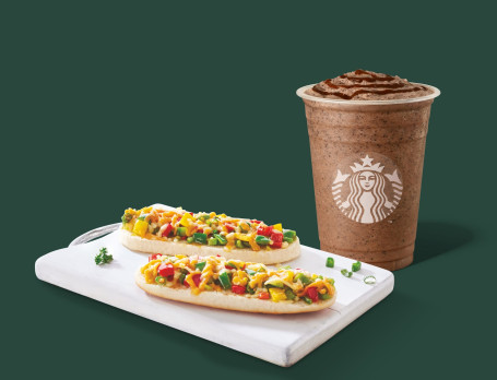 Lange Java-chip Frappuccino met Chilli Cheese Toast.