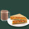 Hoge kenmerkende warme chocolademelk met Tandoori Paneer Sandwich