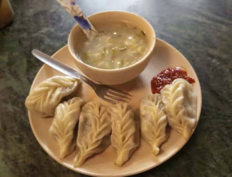 Chicken Momo(With Soup)8Pc