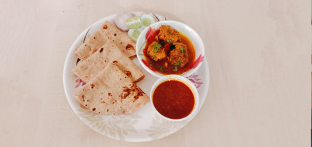 Chicken Curry With 3 Chapati
