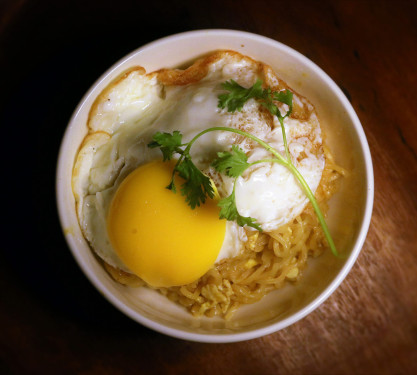 Spicy Egg Cheese Maggi
