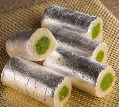 Kaju Pista Roll (2 Pcs)