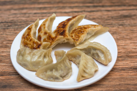 Chicken Kothay Momo (Pot Stickers) (8 Pcs)