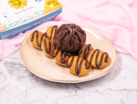 Ice Cream And Fudge Chocolate Mini Pancakes (8 Pieces)