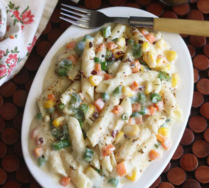 Pasta Cheese White Sauce With Egg