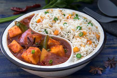 Veg Rice With Chilly Paneer