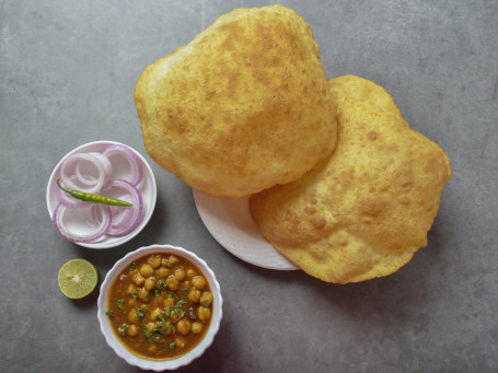 Chana Bhatura Thali