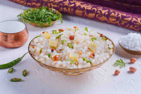 [Under 600 Calories] Sabudana Khichdi Curd Meal