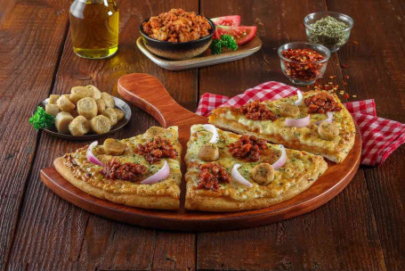 Kheema Sausage Semizza [Halv Pizza]