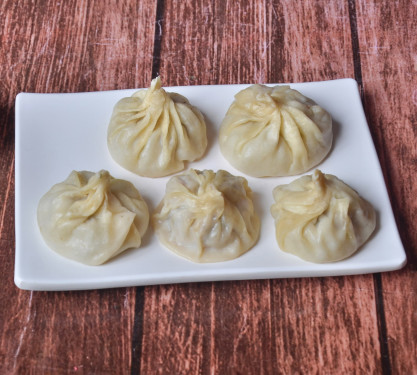 Chicken And Cheese Steamed Momos (6 Pcs)