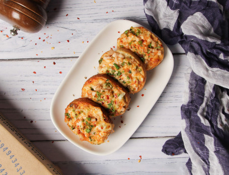 Chicken Cheesy Spicy Garlic Bread