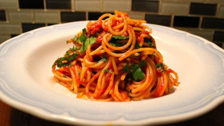 Veg Spaghetti Aarrabiata (Spicy Red Sauce Cheese)