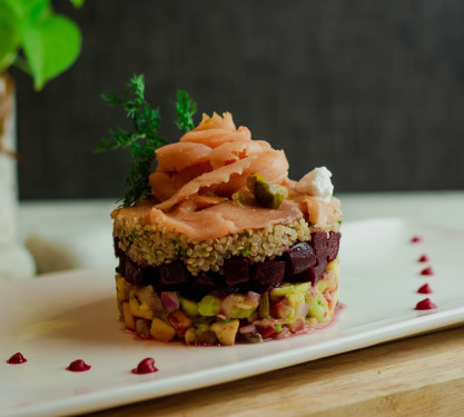 Avocado Quinoa Beetroot Salad