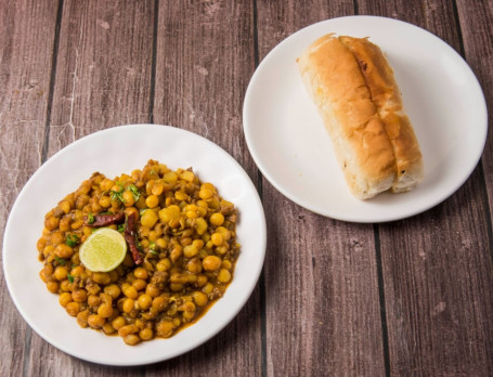 Ghugni With Pav Or Paratha+ Salad