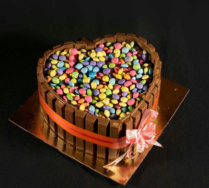 Grand Kitkat Cake 950 Gms