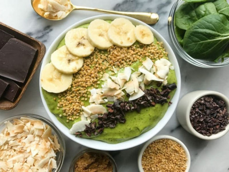 Mint Choco Spirulina Smoothie Bowl