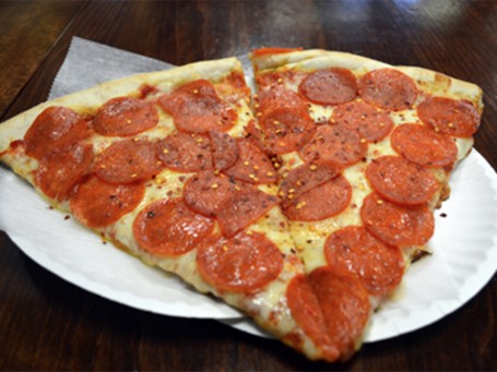 Pizza Salami og Peperoni