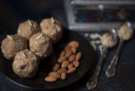 Gond Laddoo [100 Gm]