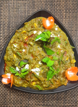 Sabji Ka Bagicha (Green Curry)