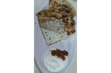 Paneer Paratha (1 Pc) With Dahi, Pickle, Masala Chilli