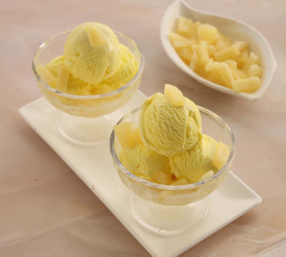 Înghețată Cu Fructe De Ananas