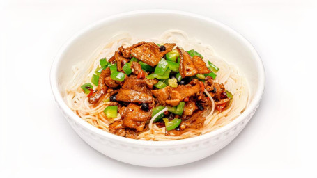 Pork And Green Pepper Stir-Fry With Noddle/Qīng Jiāo Chǎo Ròu Gài Mǎ Fěn