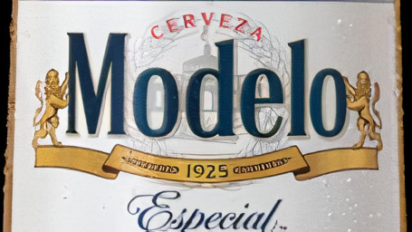 Modelo Especial (Six Bottles)