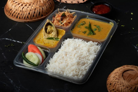 Hilsha Special Thali