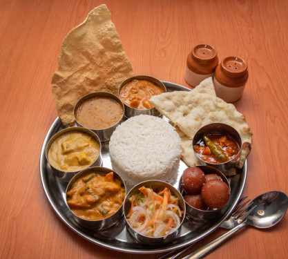 The Desi Sigri Signature Thali