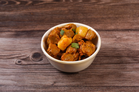 Soyabean Curry (1 Plate 500 Ml Container Served)