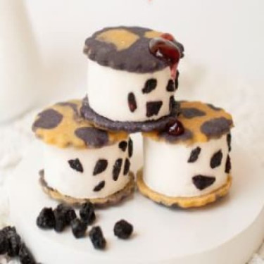 Blueberry Cheesecake Icecream Sandwich (1Pc)